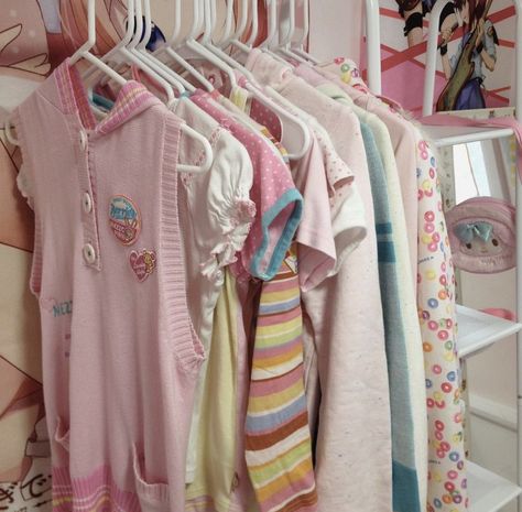 Scary Pink Aesthetic, Cutecore Closet, Jojifuku Aesthetic, Cute Core Aesthetic, Kawaii Clothes Outfits, Cutecore Clothes, Cutecore Aesthetic, Alt Fits, Hat Aesthetic