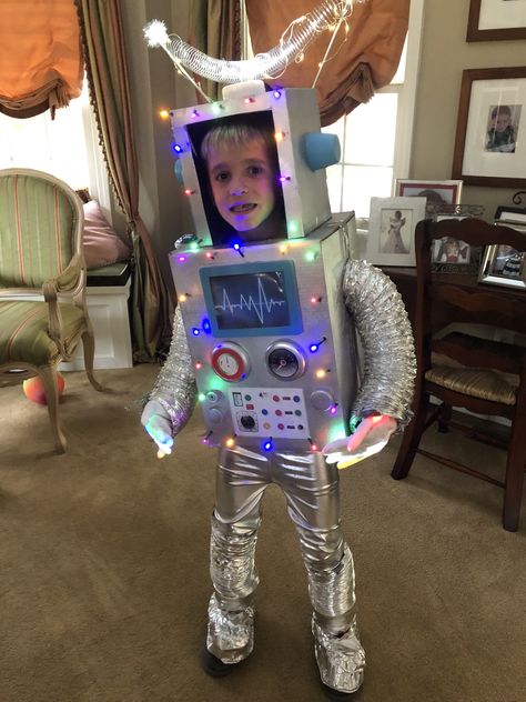 Robot Costume Toddler Diy, Toddler Robot Costume Diy, Diy Robot Costume Toddler, Wild Robot Costume, Robot Costume Toddler, Creative Boys Halloween Costumes, Toddler Robot Costume, Robot Costume Diy, Robot Costume