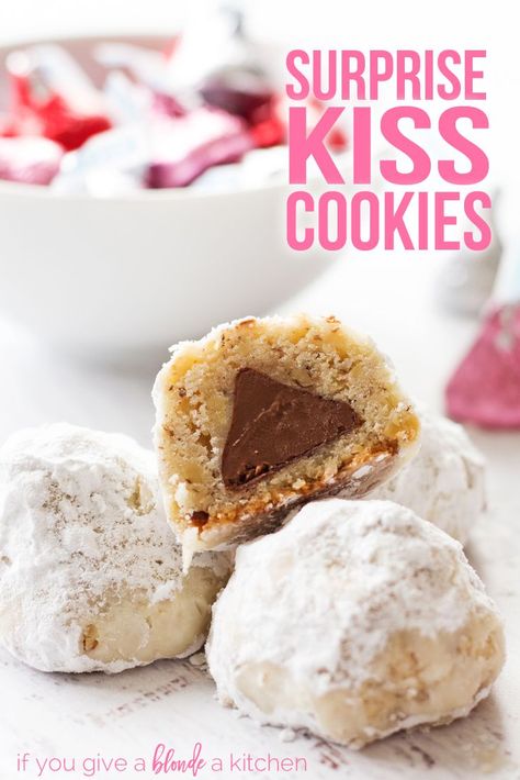 Surprise kiss cookies have a secret Hershey's Kiss hidden inside! Perfect for Valentine's Day or Christmas cookie swaps. via @haleydwilliams Kisses Recipes, Peppermint Cookie Recipe, Peppermint Cookie, Kiss Cookie Recipe, Hershey Kiss Cookies, Surprise Kiss, Surprise Cookie, Christmas Pastries, Future Chef