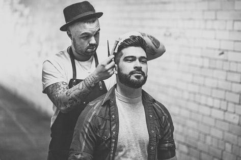 7 Winter Grooming Tips from Bradley Smith Hair Bright Shorts, Tattoo Salon, Personal Grooming, Grooming Tips, Hairdressing Scissors, Beard Gang, Corte De Cabelo Masculino, Mens Haircuts Short, Grooming Routine