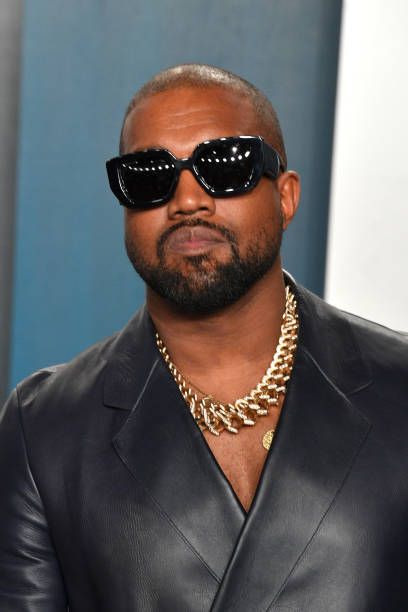 Kanye Graduation, Kanye Taylor, Graduation Glasses, Kanye Yeezy, Gay Fish, Dj Snake, Estilo Taylor Swift, Loud House, Kanye West