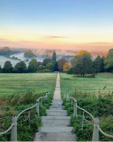 #richmondpark #richmond #london Beltane 2024, Richmond Uk, London Village, Richmond London, Richmond Upon Thames, London View, Richmond Park, London Aesthetic, Hill Park