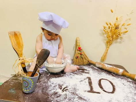 Baby Chef, Baby Photography Poses, Baby Boy Newborn Pictures, Baby Boy Newborn Photography, Baby Milestones Pictures, Monthly Baby Pictures, Baby Milestone Photos, Monthly Baby Photos, Baby Pictures Newborn