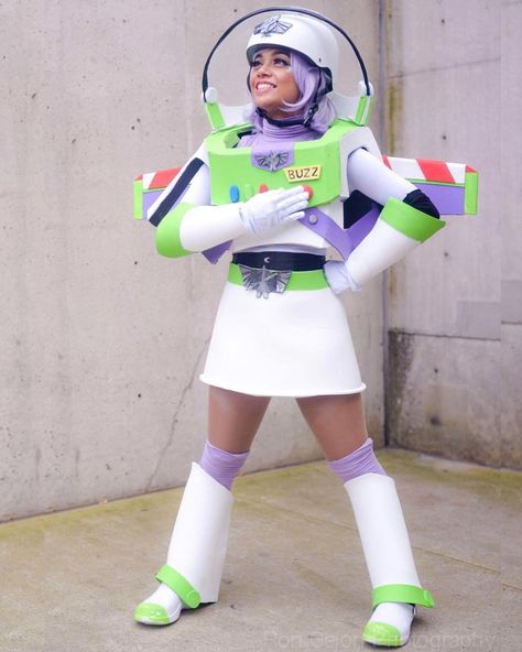 Buzz Lightyear, Toy Story - maweezy Disfraz Buzz Lightyear, Poc Cosplay, Disfraz Toy Story, Buzz Lightyear Costume, Toy Story Costumes, Toy Story Buzz Lightyear, Cosplay Inspiration, Disney Side, Creative Costumes