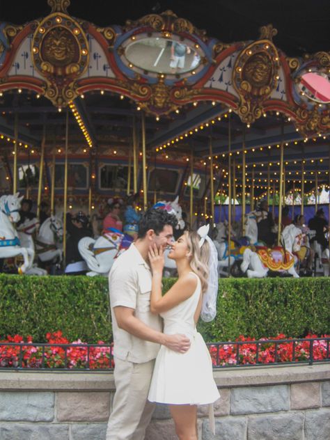 Engagement Photos Disneyland, Disney World Engagement Pictures, Disney Engagement Photos, Disney Couple Pictures, Disneyland Engagement Pictures, Disneyland Couples Pictures, Disneyland Photoshoot, Disneyland Honeymoon, Disneyland Proposal