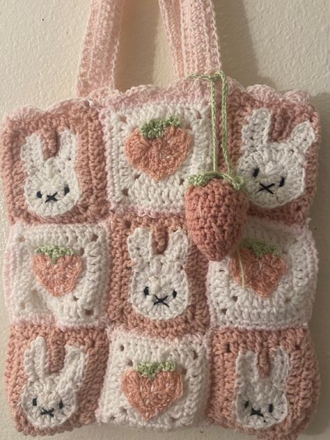 Sanrio Crochet Granny Square, Crochet Projects Pictures, Miffy Crochet Granny Square, Bunny Crochet Granny Square, Crochet Ideas Pictures, Miffy Granny Square Pattern, Cute Crochet Designs, Cute Aesthetic Crochet Ideas, Coquette Things To Crochet