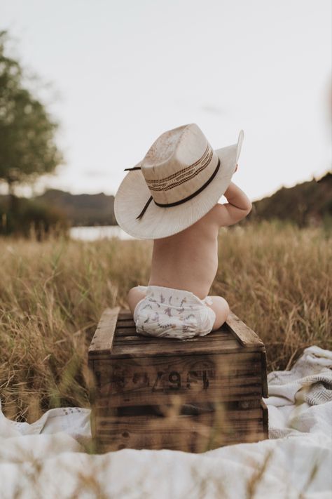 1st Birthday Boy Themes, Cowboy First Birthday, Rodeo Birthday Parties, Baby Birthday Photoshoot, Baby Milestones Pictures, Western Birthday Party, 1st Birthday Pictures, Cowboy Pictures, Cowboy Birthday Party