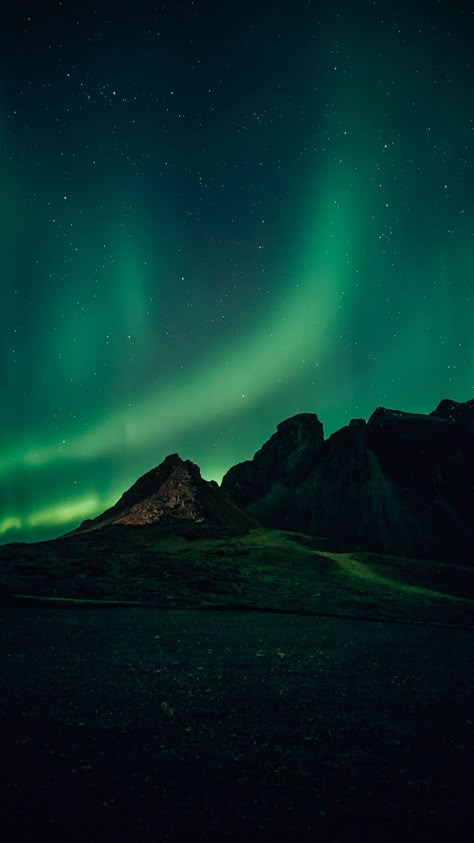 Northern Lights In Iceland, Northen Light Aesthetic, Iceland Lights, Norway Lights, Northern Lights Aesthetic, Iceland Aurora Borealis, Norway Northern Lights, Northern Lights Alaska, Iceland Wallpaper