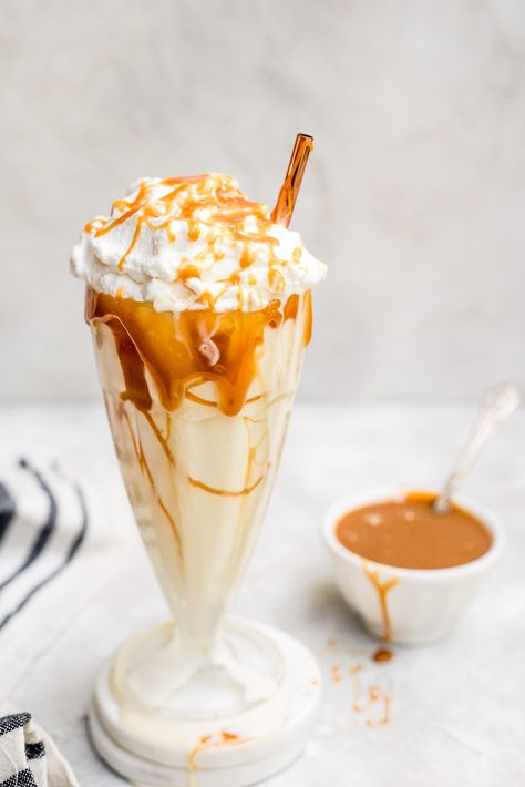 Salted Caramel Milkshake Pic Salted Caramel Milkshake Recipe, Caramel Milkshake Recipe, Salted Caramel Milkshake, Caramel Milkshake, Milkshake Recipe, Milkshake Recipes, The Breakfast Club, Sweet Food, Milkshakes