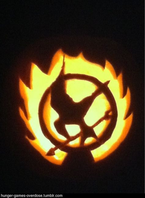 Pumpkin Carving Ideas Hunger Games, Hunger Games Pumpkin Carving, Hunger Games Pumpkin, Jack O Lantern Templates, Pumkin Ideas, Mockingjay Pin, Lantern Template, Pumpkin Cravings, Pumkin Carving