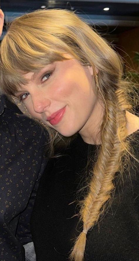 taylor swift with a fan soft smile cute fishtail braid blush