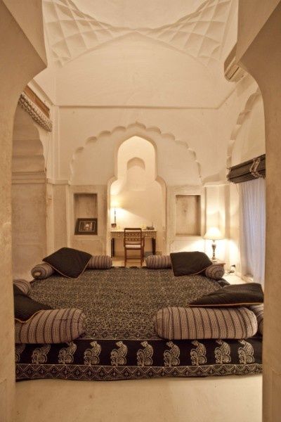 Exotic Bedrooms, Indian Interiors, Moroccan Interiors, Floor Seating, Dream House Interior, Architectural Details, Dream Home Design, 인테리어 디자인, Interior Architecture Design