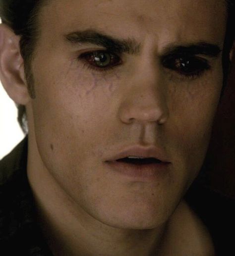 The Originals Vampire Face, Vampire Diaries Vampire Eyes, Vampire Guy Makeup, Vampire Diaries Eyes Veins, Vampire Diaries Vampire Makeup, Vampire Diaries Vampire Face Makeup, Vampire Diaries Eyes Veins Makeup, Tvd Vampire Makeup, Vampire Diaries Teeth