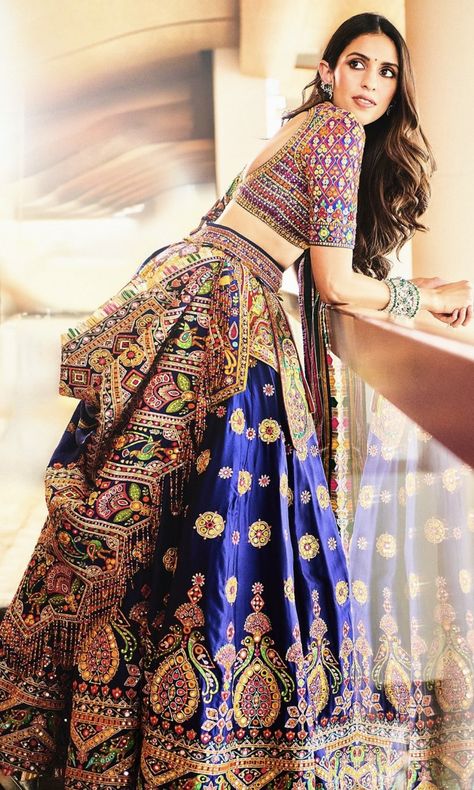 Shloka Ambani, Shloka Mehta, Ambani Wedding, Lehenga Ideas, Anant Ambani, Nita Ambani, Desi Look, Mumbai Wedding, Zardosi Work