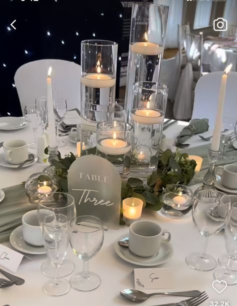 Round Table Centerpieces Wedding, Candle Centerpieces Elegant, Wedding Table Decorations Candles, Wedding Table Decorations Elegant, Round Table Centerpieces, Sage Green Wedding Theme, Round Wedding Tables, Wedding Table Setup, Wedding Candles Table