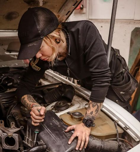 Mechanic Astethic, Female Carpenter Aesthetic, Woman Mechanic Aesthetic, Auto Mechanic Aesthetic, Mechanic Aesthetic Female, Car Mechanic Aesthetic, Women In Construction Outfits, Mechanic Woman, Women Mechanics