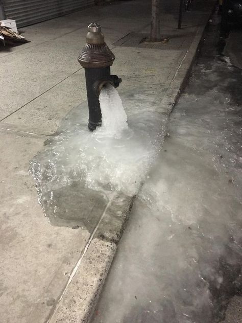 Ice Bubble, Cold Places, Freezing Rain, Polar Vortex, Extreme Weather Events, Frozen Lake, Winter Photos, Very Scary, Fire Hydrant