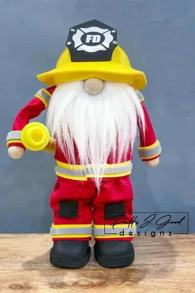 First Responder Gnomes Fireman Gnome, Gnomes Painting, Gnome Free Pattern, No Sew Gnome, Craft Gnomes, Sock Gnomes, Tree Gnome, Gnome Diy, Handmade Gnomes