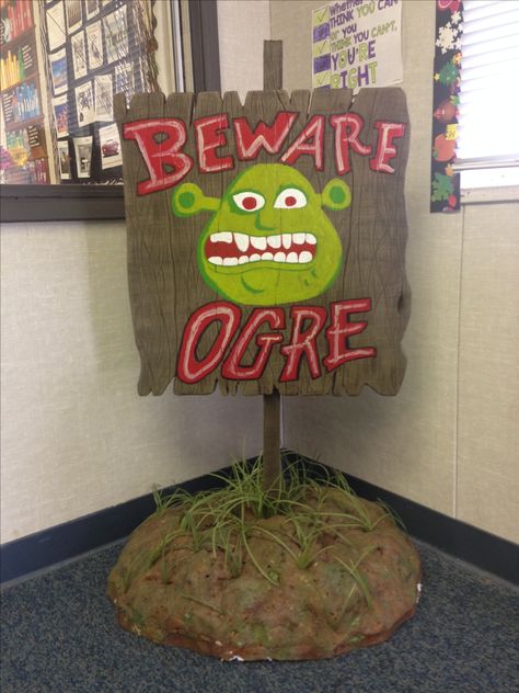 Beware ogre sign prop for Shrek the Musical jr. Swamp Party, Shrek Party, Shrek The Musical, Shrek Costume, Deco Disney, Bday Party Theme, Disney Party, Trunk Or Treat, Shrek