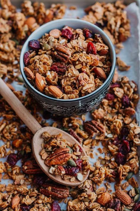 Autumn Spiced Honey Nut Granola - The Sweet and Simple Kitchen Fall Granola Recipe, Spiced Honey, Winter Breakfast, Nut Granola, Granola Recipe Homemade, Breakfast Specials, Granola Breakfast, Granola Recipe, Fall Breakfast