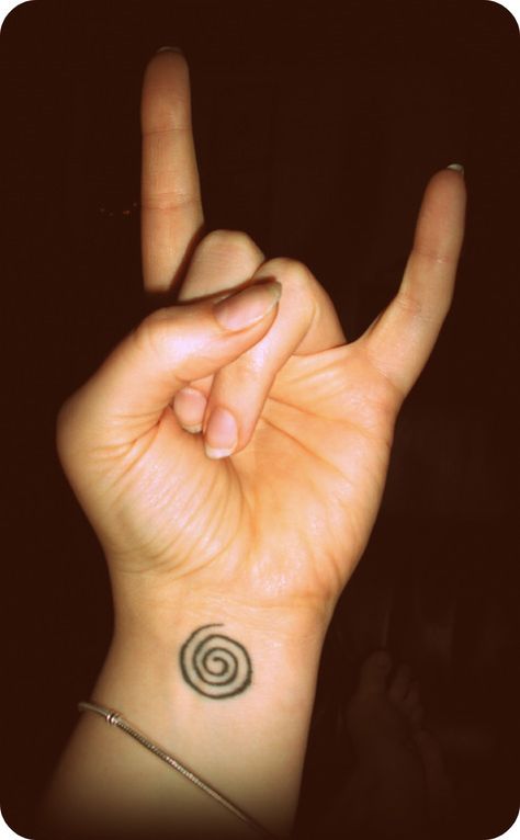 Spiral wrist tattoo Back Of Wrist Tattoo, Spiral Tattoo, Spiral Tattoos, Stick Poke Tattoo, Sisters Tattoo, Upper Back Tattoos, Poke Tattoo, Jewelry Tattoo, Wrist Tattoo