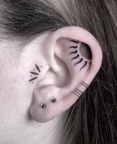 #eartattoo Tatoos Woman On Leg, Arrow Ear Tattoo, Tattoos On Ears For Women, Tattoo In Ear Ideas, Moon And Sun Ear Tattoo, Woman Ear Tattoo, Womens Ear Tattoos, Nature Ear Tattoo, Unique Ear Tattoos