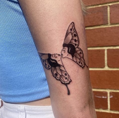 Kissing Butterfly Tattoo, Butterfly Kisses Tattoo, Kisses Tattoo, Kiss Tattoo, Fingerprint Tattoos, Botanical Tattoos, Animals Kissing, Kiss Tattoos, Plant Tattoo