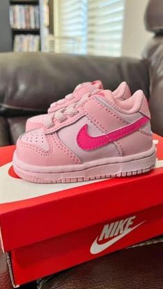 Baby Shoes Aesthetic, Baby Shoe Collection, Hello Kitty Baby Clothes, Baby Jordan Shoes, Luxury Baby Clothes, Baby Jordans, Hello Kitty Baby, Baby Wishlist, Baby Kicking