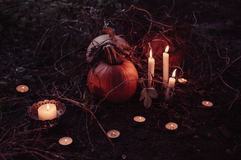 https://flic.kr/p/NccomC | Spooky Halloween decoration | Get more free photos on freestocks.org Voodoo Spell, Samhain Halloween, Spell Caster, Photo Candles, Season Of The Witch, Beltane, Solve Problems, Samhain, Hallows Eve