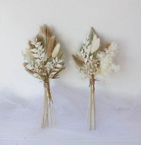 DRIED 8 Mini Palm & Ruscus Bouquet/dried Floral | Etsy Palm Bouquet, Preserved Bouquet, Pampas Bouquet, Dried Floral Bouquet, Grass Centerpiece, Flower Bunches, Natural Bouquet, Feather Centerpieces, Dried Pampas