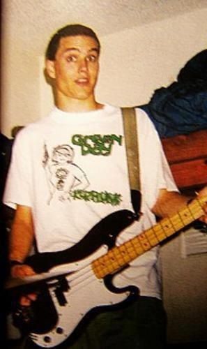 Mark Hoppus in a Green Day shirt Mark Hoppus 90s, Blink 182 Tom Delonge, Green Day Shirt, Blink 182 Tom, Mark Hoppus, Alan Ashby, Mayday Parade Lyrics, Tom Delonge, The Amity Affliction