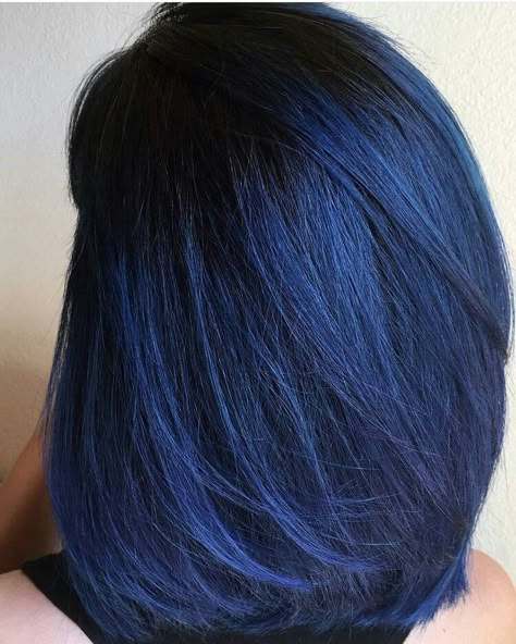 Coloration bleu nuit- c'est pour qui et comment la porter ? Blue Black Hair, Dark Blue Hair, Hair Today Gone Tomorrow, Colourful Hair, Coloured Hair, Pretty Hair Color, Fun Hair, Awesome Hair, Hair Color Blue