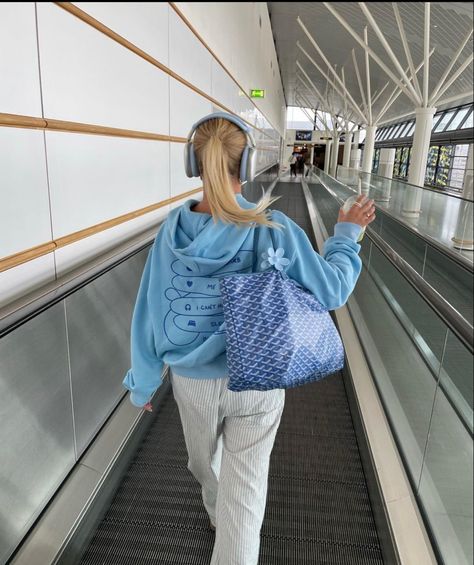 Cute Airport Outfit, Airport Outfit Summer, Airplane Outfits, Europe Travel Outfits, Airport Fits, Travel Essentials For Women, Travel Outfits, Airport Style, Airport Outfit