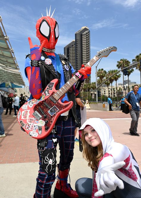 Cosplayers dressed as Spider-Punk and Spider-Man at the 2023 Comic-Con International: San Diego at the San Diego Convention Center on July 22, 2023 in San Diego, California. Spiderpunk Cosplay, Bad Cosplay, Wolverine Cosplay, Snow White Cosplay, Spider Punk, Catwoman Cosplay, Batman Cosplay, Paul Atreides, Wonder Woman Cosplay