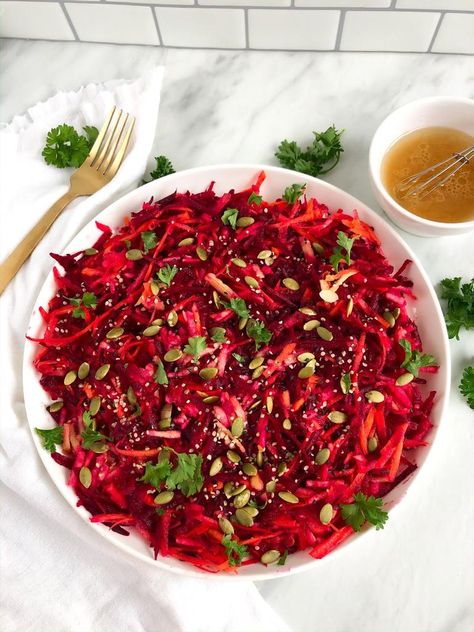 Shredded Beets Recipe, Apple Salad Dressing, Salads Without Lettuce, Carrot Salad Recipes, Salad Recipes Healthy Easy, Beet Recipes, Pickled Beets, Vital Proteins, Carrot Salad