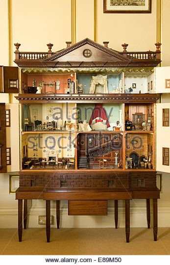 Close-up of the interior of a Victorian dolls' house - Stock Image Victorian Dollhouse Interior, Victorian Dollhouse Miniatures, Gothic Style Home, Victorian Trading Company, Antique Dollhouse, Doll House Plans, Dollhouse Projects, Dollhouse Ideas, Victorian Dollhouse