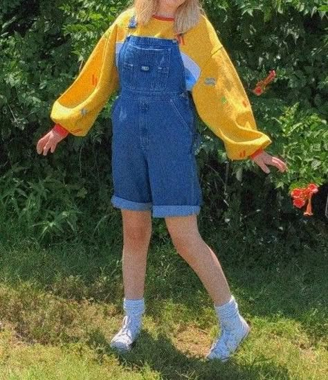 Flower Overalls Outfit, Childish Outfits Style, Overalls Outfit Colorful, Yellow Kidcore Outfit, Sunshine Outfit Aesthetic, Suncore Outfits, Yellow Sweater Aesthetic, Indie Kidcore Outfits, Sun Aesthetic Outfit