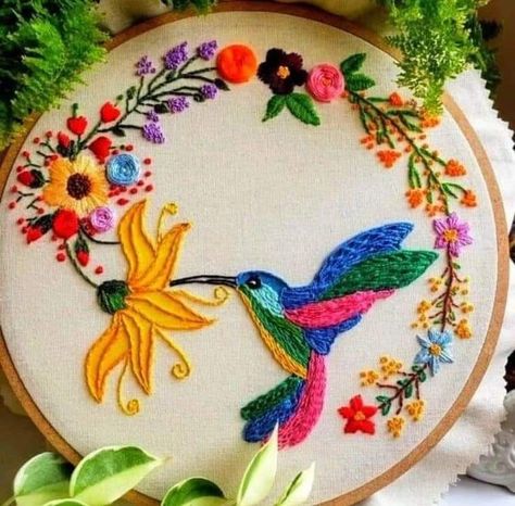 Embroidery Hoop Art Diy, Hand Embroidery Patterns Free, Embroidery Hoop Wall, Birds Embroidery Designs, Diy Embroidery Designs, Hand Embroidery Patterns Flowers, Hand Embroidery Videos, Basic Embroidery Stitches, Handmade Embroidery Designs