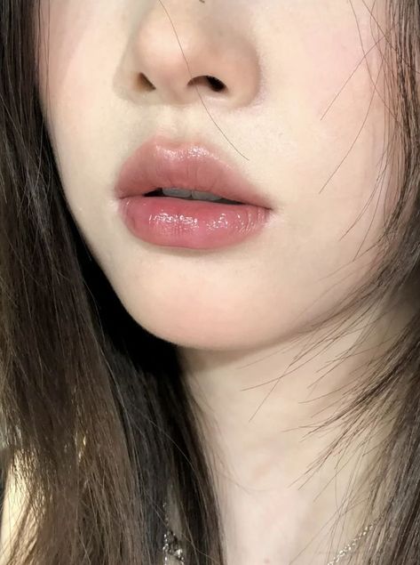 Makeup Bibir, Makeup Ala Korea, Makeup Asia, Soft Makeup Looks, Lip Filler, Ethereal Makeup, Cute Makeup Looks, روتين العناية بالبشرة, Makeup Looks Tutorial