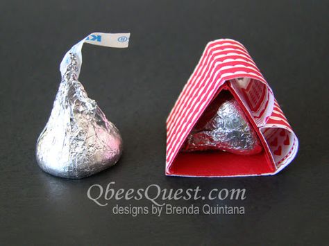 Hershey’s One Kiss Heart Hershey Kisses Gifts, Hershey Kisses Crafts, Chocolate San Valentin, Stampin Up Anleitung, Kiss Gift, One Kiss, Valentine Cards Handmade, Treat Holders, Envelope Punch Board