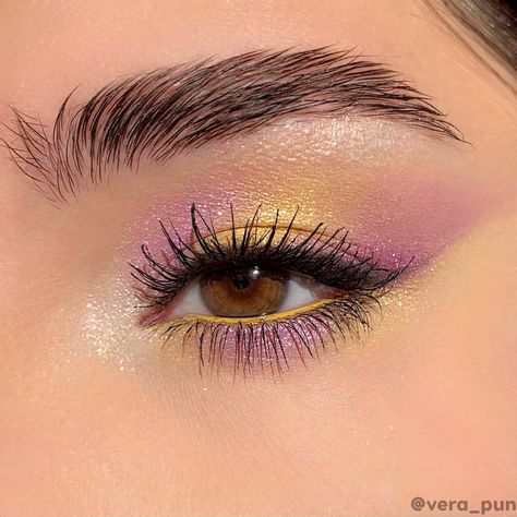 Super Shock Eyeshadow, Yellow Makeup, Cute Eye Makeup, Super Shock, Eye Makeup Pictures, Makijaż Smokey Eye, Eye Makeup Designs, Colorful Eye Makeup, Cute Makeup Looks