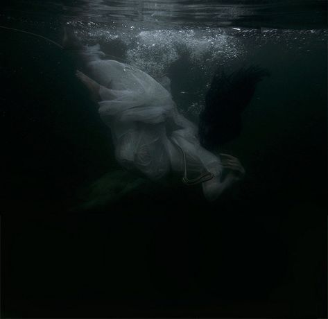 Dark Fairycore, Water Aesthetic, Mermaid Aesthetic, Different Aesthetics, Fantasy Aesthetic, Dark Photography, Underwater Photography, Sirens, Green Aesthetic