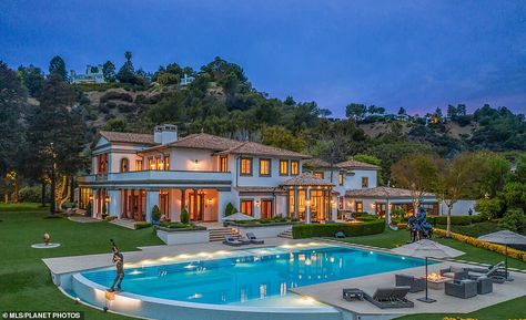 Huge Mansions, Beverly Park, Interior Design Minimalist, Equestrian Estate, Mega Mansions, Hollywood Homes, Magic Johnson, Small Hotel, Expensive Houses