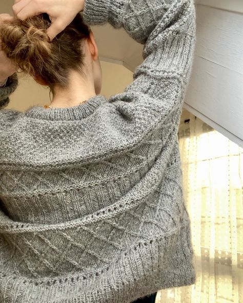 Slouchy sweater outfits