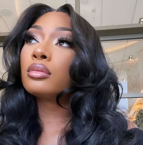 Megan Thee Stallion With Bangs, Megan Thee Stallion Black And White, Megan Thee Stallion Makeup, College Lookbook, Megan Good, Glossy Lips Makeup, African American Beauty, Black Celebrity News, Thee Stallion