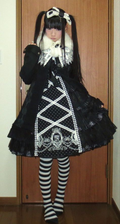 Goth Lolitas, Kaleidoscope Fashion, H Naoto, Harajuku Punk, 일본 패션, Lolita Outfits, Goth Girl, Japanese Street Fashion, Punk Goth