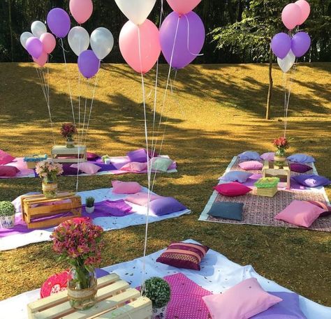 Picnic Party Decorations, Picnic Birthday Party, Idee Babyshower, Park Birthday, Backyard Birthday, Picnic Decorations, Outdoor Birthday, Picnic Birthday, Garden Party Birthday