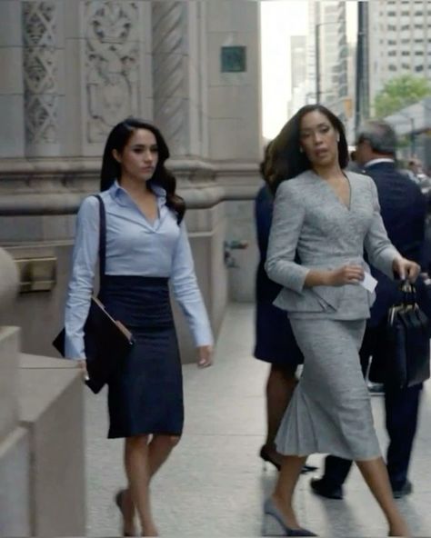 Suits Tv Show Women Outfits, Legal Secretary Outfit, Suits Show Outfits, Diplomat Outfit, Suits Aesthetic Tv Show, Suits Tv Show Fashion, Classy Pants Outfits, Lawyer Life, Jessica Pearson