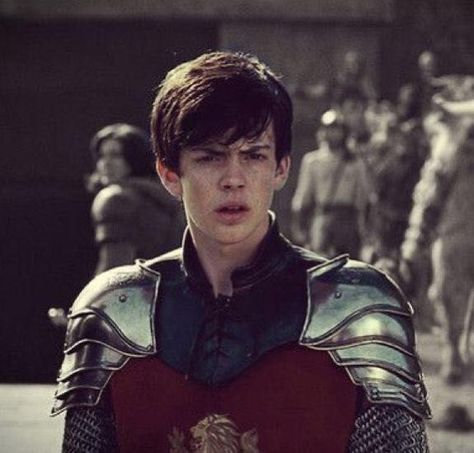 Y/n is the fierce and beloved princess of the Telmarines. She has nev… #fanfiction Fanfiction #amreading #books #wattpad King Edmund, Edmund Narnia, Dr Script, Skandar Keynes, Narnia Cast, Narnia 3, William Moseley, Edmund Pevensie, Prince Caspian