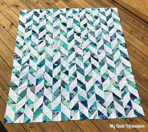 My Quilt Infatuation: Herringbone in Blues Clamshell Quilt, Half Square Triangle Quilts Pattern, Herringbone Quilt, Half Square Triangle Quilts, Quilt Care, Easy Quilt Patterns, Green Quilt, Triangle Quilt, Quilt Guild